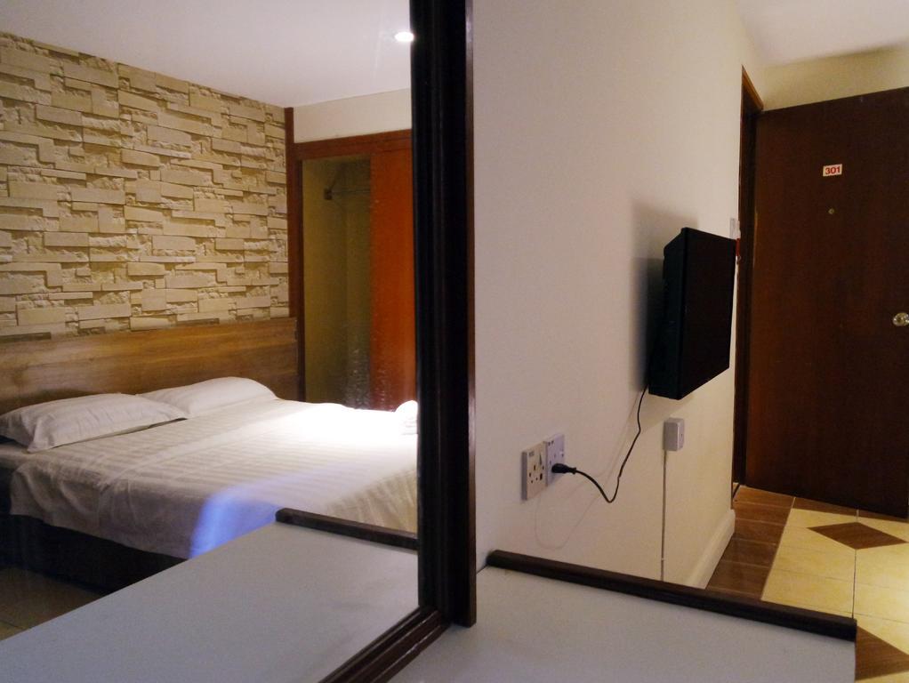 Fata Garden Hotel By Place2Stay كوشنج الغرفة الصورة