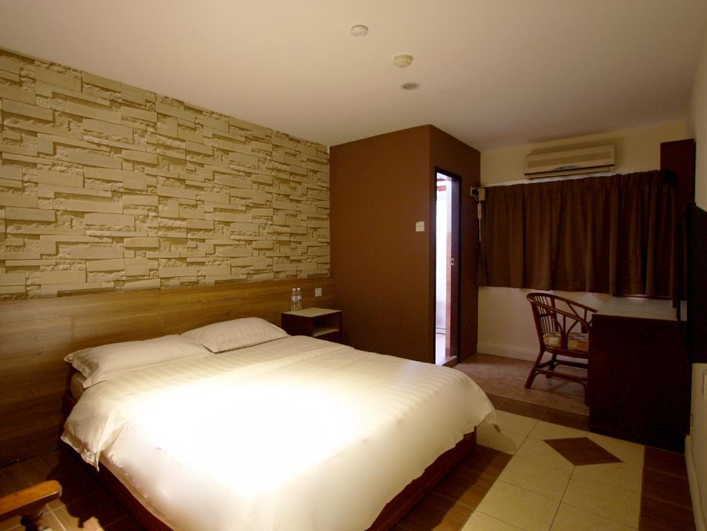 Fata Garden Hotel By Place2Stay كوشنج الغرفة الصورة