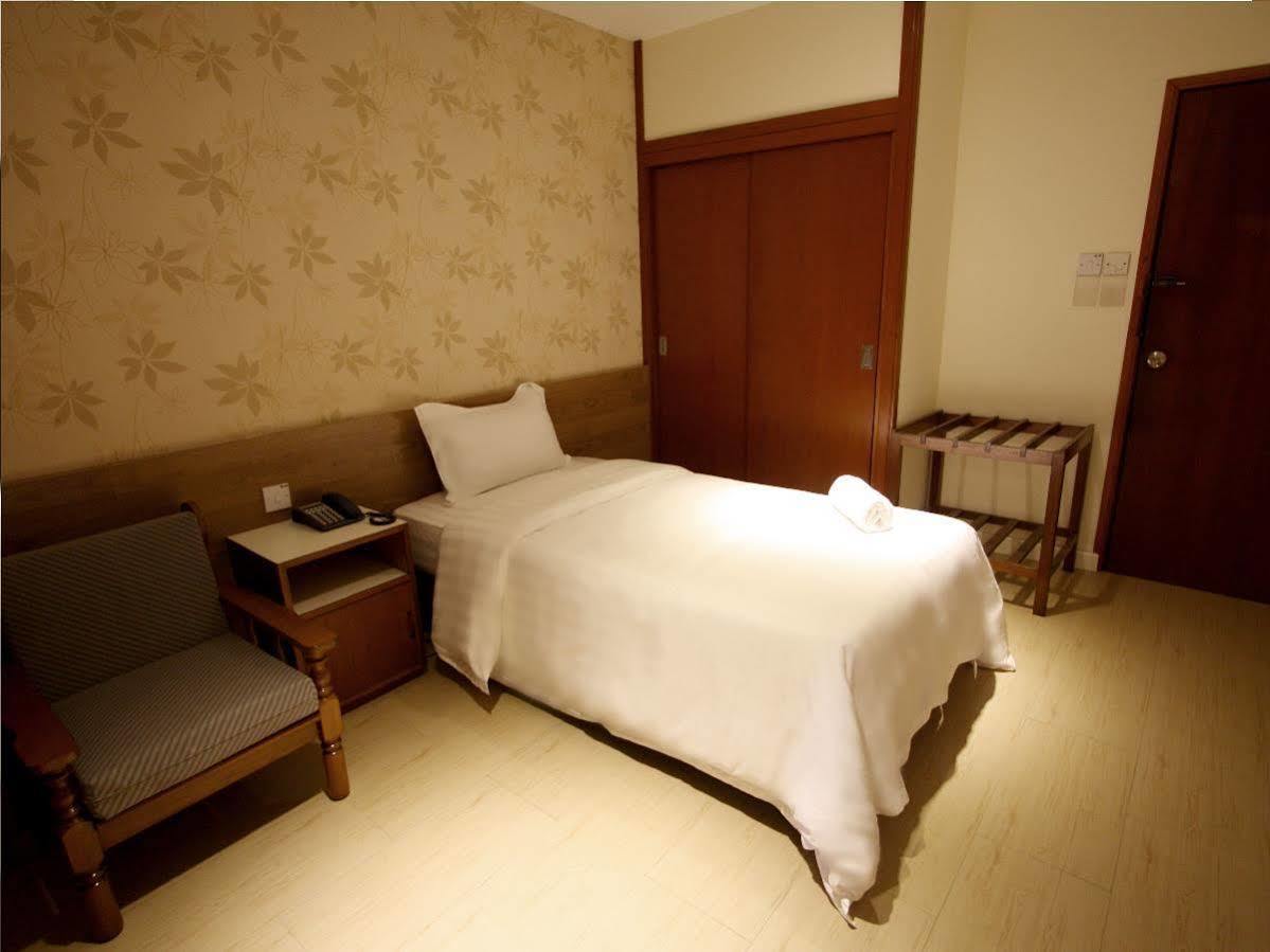 Fata Garden Hotel By Place2Stay كوشنج المظهر الخارجي الصورة